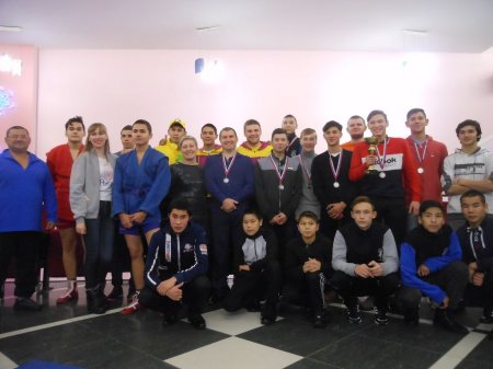 Встреча студентов колледжа с  делегациями спортсменов, представивших п. Палана и Камчатский край на Всемирном международном  фестивале молодежи в г. Сочи