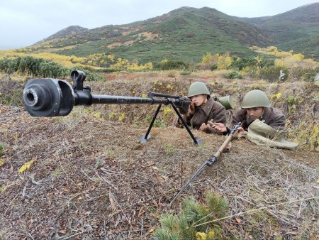 Студенты приняли участие в военно-исторической реконструкции "Курильский десант. Штурм высоты 171"